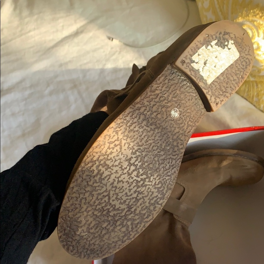 Guess taupe suede booties - Picture 3 of 3